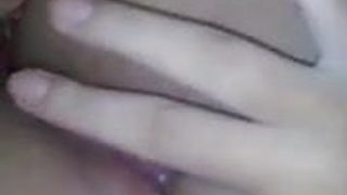 Buceta gostosa de novinha amadora sendo siriricada