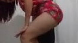 Ruivinha se requebrando 2